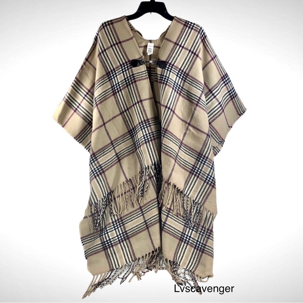 Poncho Sweater Womens Cream/Black/White Plaid Front Clasp One Size!